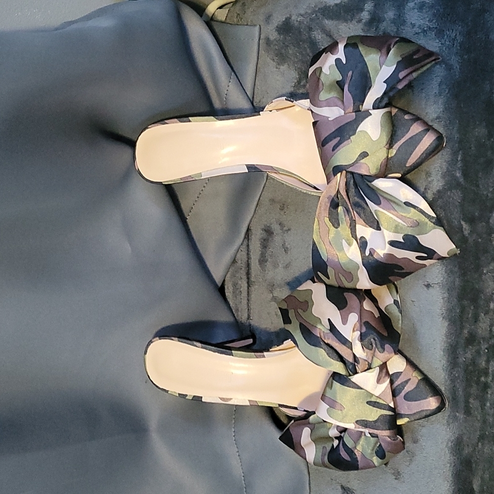 Camo big bow sandals